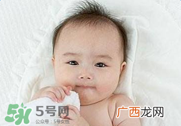 宝宝有鼻屎不通气怎么办？宝宝有鼻屎鼻塞怎么办？