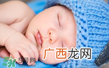 宝宝误吃洗洁精了该怎么办？宝宝不小心吃了洗洁精应该怎么办？
