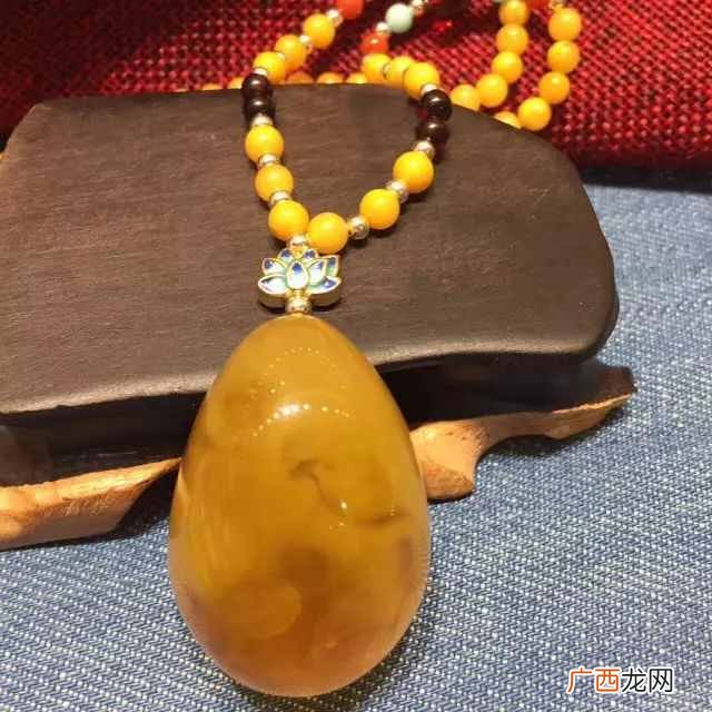 天然蜜蜡图及形成原因 天然蜜蜡是怎么形成的