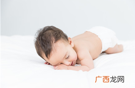 新生儿母乳一次喂多长时间新生儿多久喂一次母乳正常