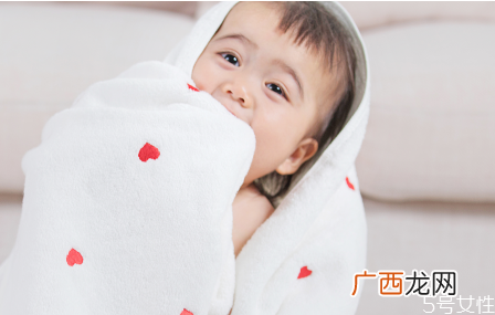 温母乳不能超过多少度冷冻的母乳可以用热水解冻吗