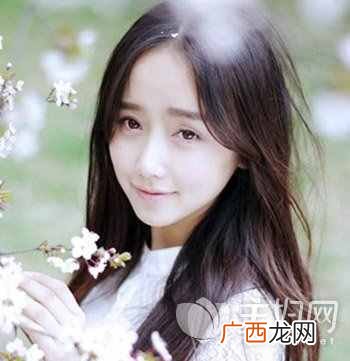 首选这9个减龄发型 女生额头大适合什么发型