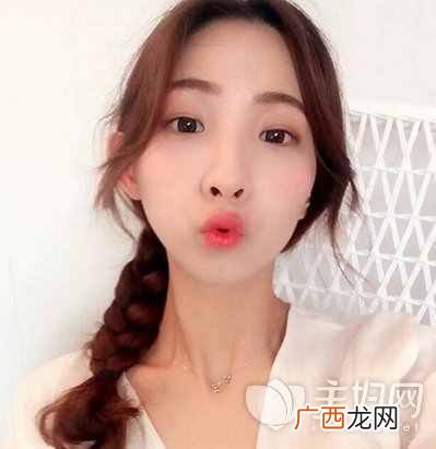 首选这9个减龄发型 女生额头大适合什么发型