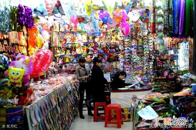 现在开玩具店还赚钱吗,开家2元店大概需要多少钱