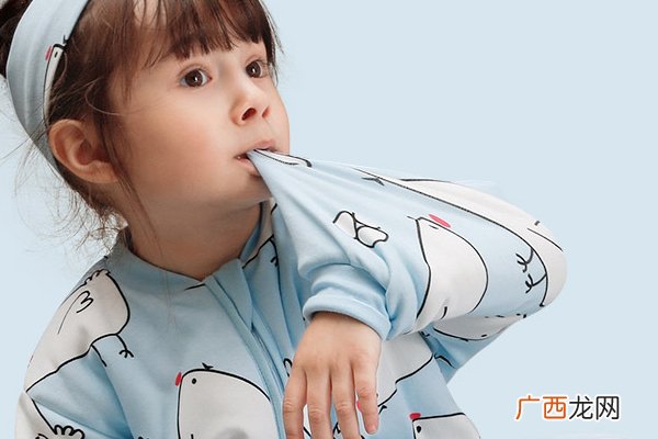 婴儿睡觉抽搐是怎么回事怎么办