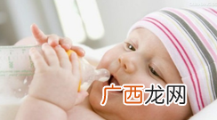 婴儿吃奶量标准是多少怎么计算