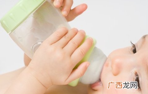 1岁宝宝吃奶量是多少怎么判断奶够不够