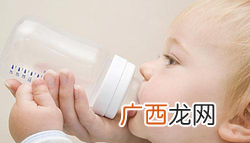 1岁宝宝吃奶量是多少怎么判断奶够不够