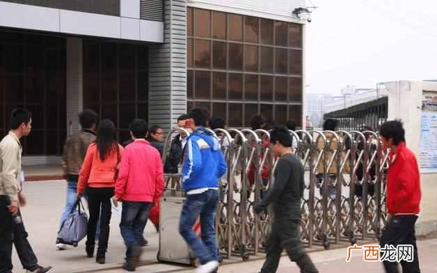深圳富士康员工人数（10年老员工告诉你富士康的