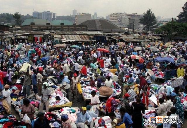 回收旧衣服一年赚200万,无本钱一个月内赚5万