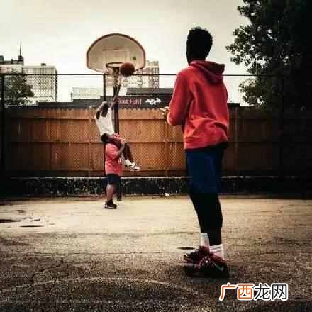 男孩子经常打篮球有什么好处(打篮球的5大益处