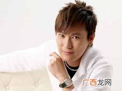 失恋了听什么歌容易哭（推荐8首适合失恋时听的