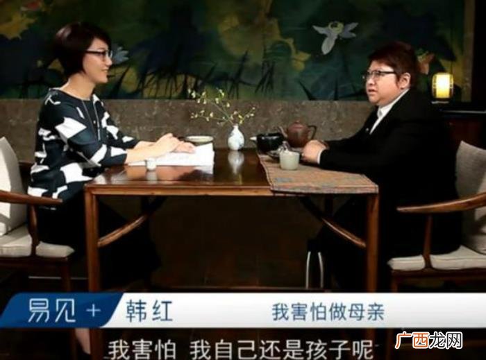 韩红穿七千卫衣炫一双细腿 韩红减肥照片