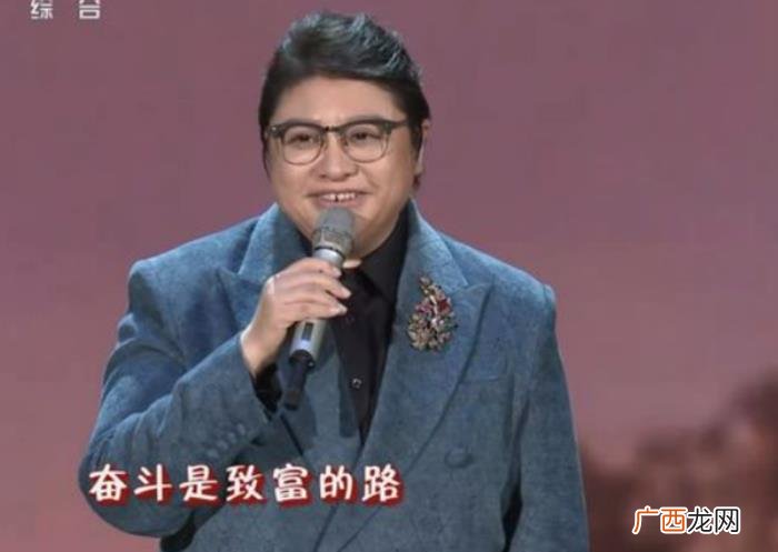 韩红穿七千卫衣炫一双细腿 韩红减肥照片