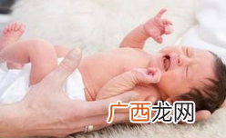 宝宝肚子胀气怎么办才能快速排气