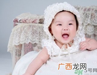 宝宝睡觉翻来覆去是怎么回事？宝宝睡觉喜欢乱动怎么办？