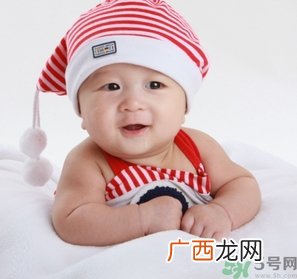 宝宝睡觉翻来覆去是怎么回事？宝宝睡觉喜欢乱动怎么办？