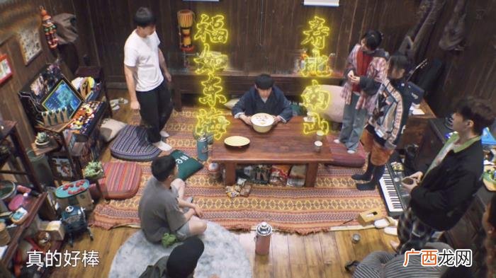 何炅什么时候生日，何炅47岁生日低调不煽情