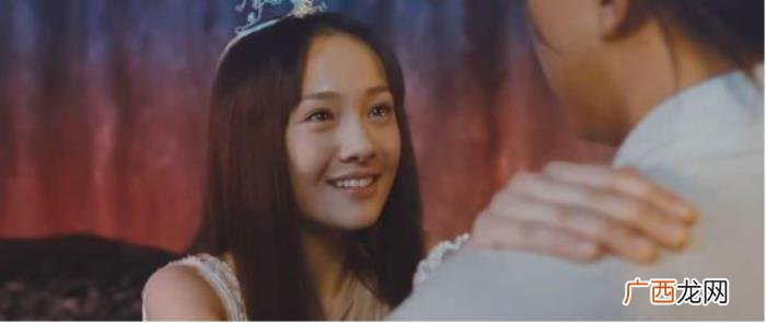 如画里走出来的牡丹小仙女 画壁牡丹扮演者