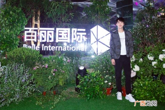 许魏洲戚薇同台秀舞步 舞林大会戚薇