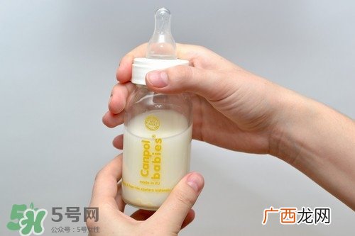 奶粉太烫宝宝会怎么样?奶粉太烫对宝宝有什么伤害?