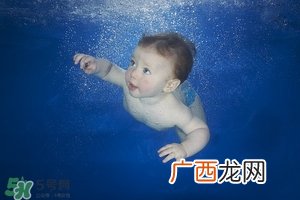 婴儿游泳注意事项婴儿游泳需要注意什么