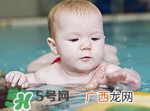 婴儿游泳多久一次合适婴儿游泳多久一次好