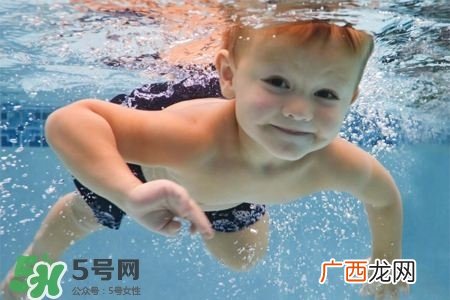 婴儿游泳多久一次合适婴儿游泳多久一次好
