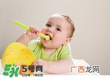 宝宝辅食一天吃几次？宝宝每天吃辅食次数