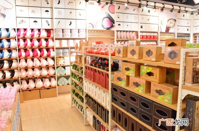 有人开十元店亏了嘛 乡镇开十元精品店利润高吗