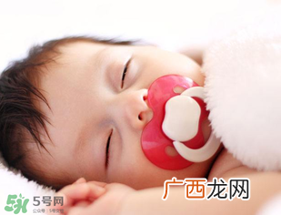 婴儿吃药呛到了怎么办？怎么喂药才不会呛到宝宝？