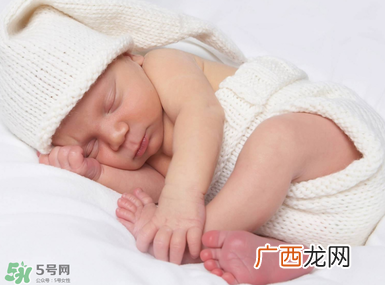 宝宝坐不稳的原因宝宝为什么会坐不稳呢？