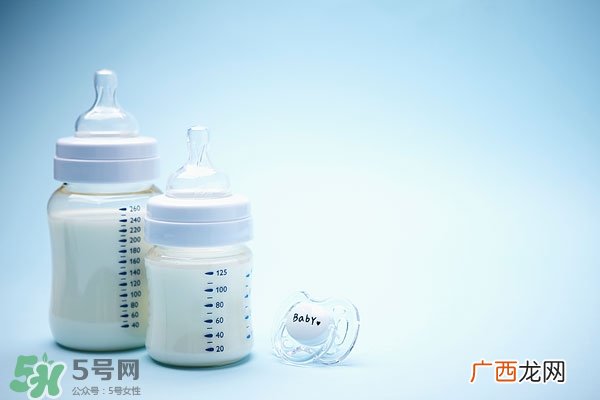 宝宝吃奶粉上火了怎么办宝宝吃奶粉上火了怎么处理