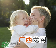 家长什么时候可以带宝宝进行户外活动？宝宝最佳的户外运动时间是什么？