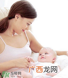 宝宝一般在什么时候会叫爸爸妈妈？宝宝说话和智力有关系吗