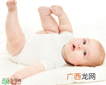 夏天宝宝可以穿开裆裤吗？宝宝穿开裆裤有什么危害吗？