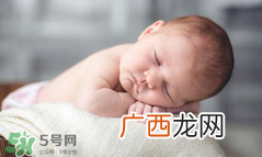 夏天宝宝可以穿开裆裤吗？宝宝穿开裆裤有什么危害吗？