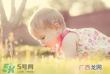 宝宝晒太阳后出湿疹正常吗？宝宝晒太阳会出湿疹吗？