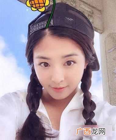 女学生娃娃脸什么发型好看（赵丽颖新造型灵动