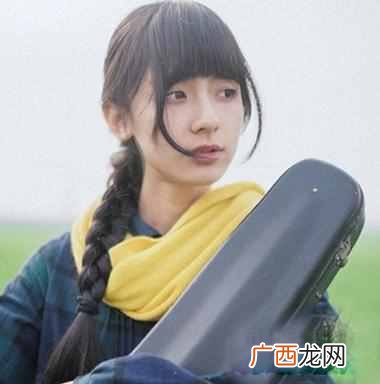 女学生娃娃脸什么发型好看（赵丽颖新造型灵动