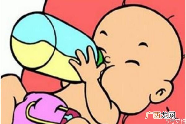 婴儿躺着喝奶粉好吗婴儿应该怎么喝奶粉