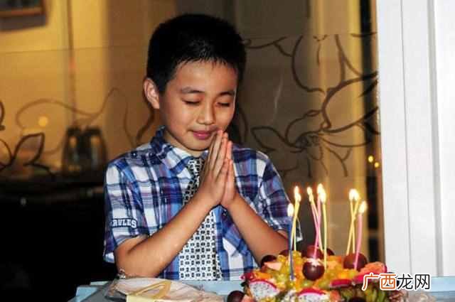 10岁女孩子生日送什么礼物好（妈妈给孩子送礼物