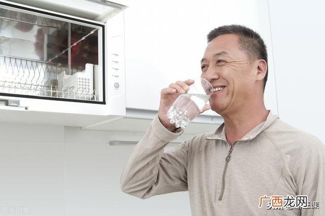 适合50岁父母创业的生意 50岁男士做什么生意最好
