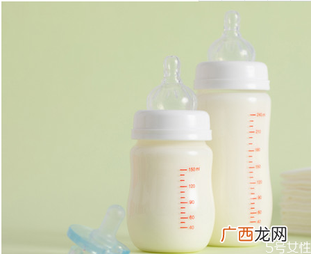 宝宝可以直接换奶粉喝吗如何给婴儿换奶粉