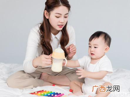宝宝可以直接换奶粉喝吗如何给婴儿换奶粉