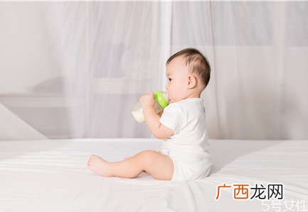 奶粉不适合宝宝的表现宝宝喝奶粉不吸收的表现