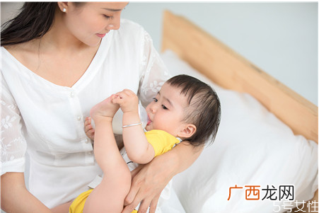 奶粉不适合宝宝的表现宝宝喝奶粉不吸收的表现