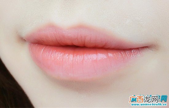 嘴唇总是苍白是怎么回事 嘴唇发白该怎么调理