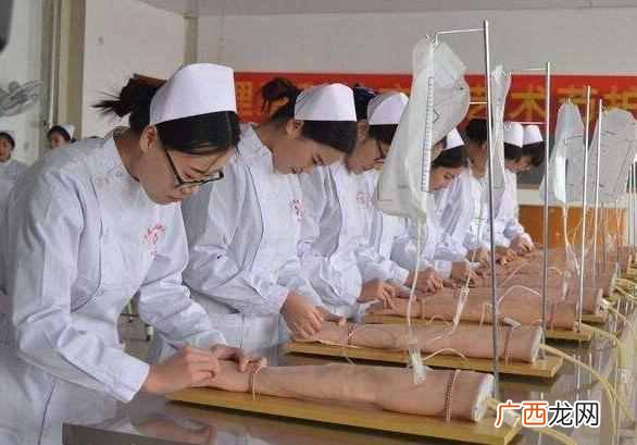女孩子初中没毕业学什么专业未来发展好（最适