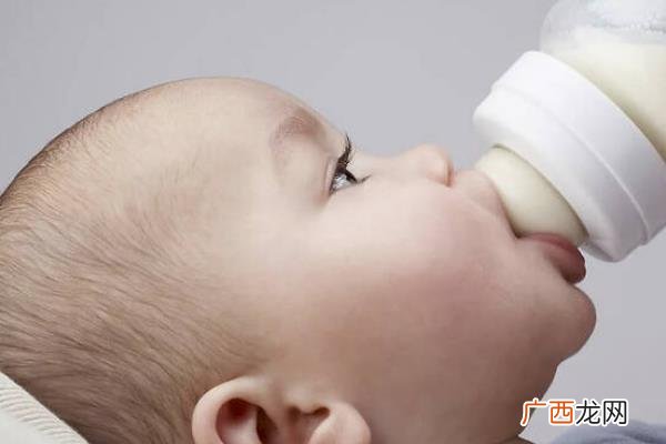 宝宝溢奶还能再吃吗宝宝吐奶后还可以再喂吗